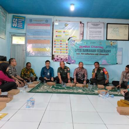 Pemerintah Desa Bawahan Seberang Melaksanakan Rembuk Stunting Di Balai Desa Bawahan Seberang